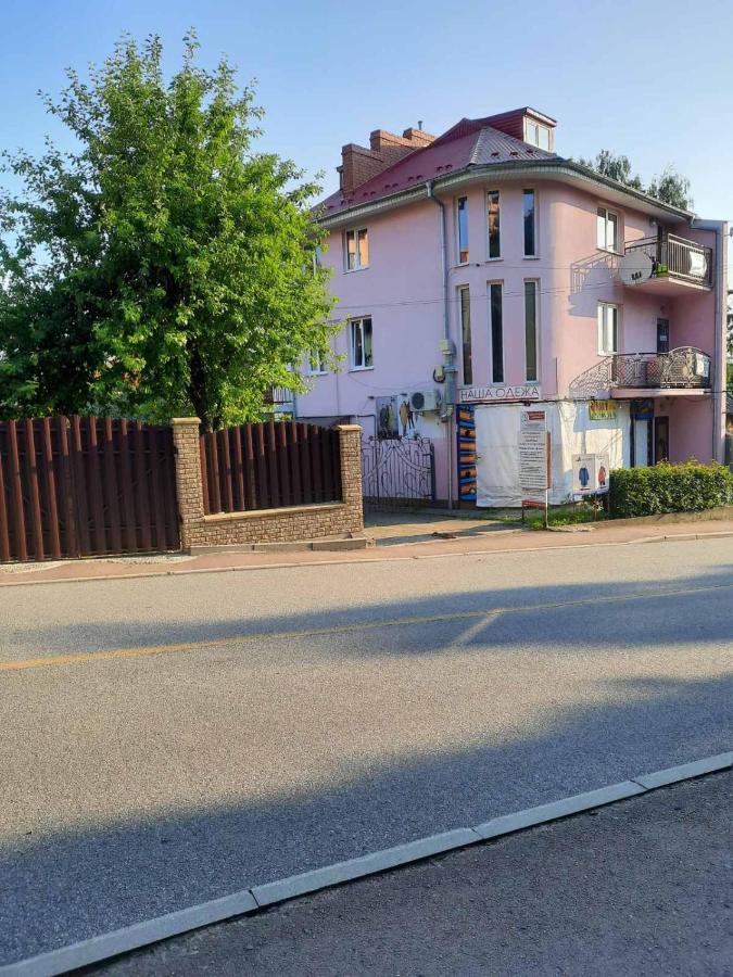 トラスコヴェッツАпартамени 1 Кімнатна Суховоляアパートメント エクステリア 写真